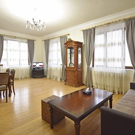 Byuzand7 New Building In Republic Square Yerevan Bagian luar foto