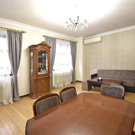 Byuzand7 New Building In Republic Square Yerevan Bagian luar foto