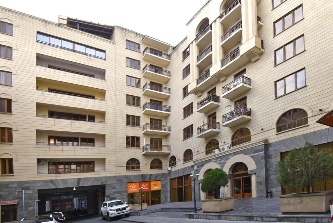 Byuzand7 New Building In Republic Square Yerevan Bagian luar foto